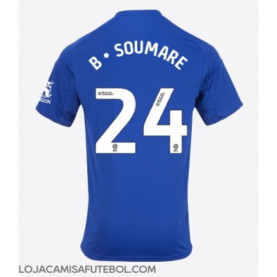 Camisa de Futebol Leicester City Boubakary Soumare #24 Equipamento Principal 2025-26 Manga Curta Camisa de Futebol Leicester City Boubakary Soumare #24 Equipamento Principal 2025-26 Manga Curta